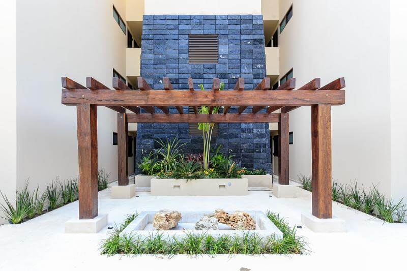 Two-bedroom condo at golf course for rent in Puerto Aventuras