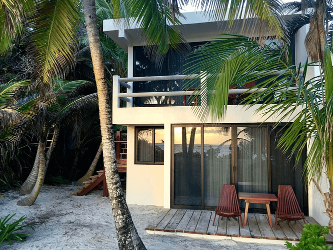 Аренда недорогой квартиры-студии для двоих на пляже в Тулуме