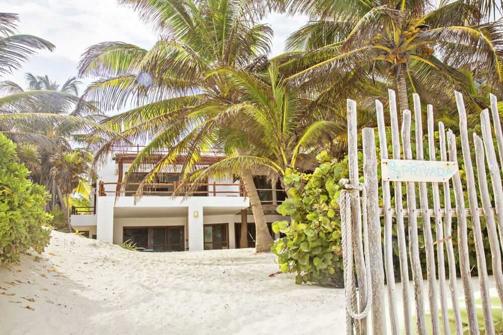 Five-bedroom villa for rent on the beach in Tulum