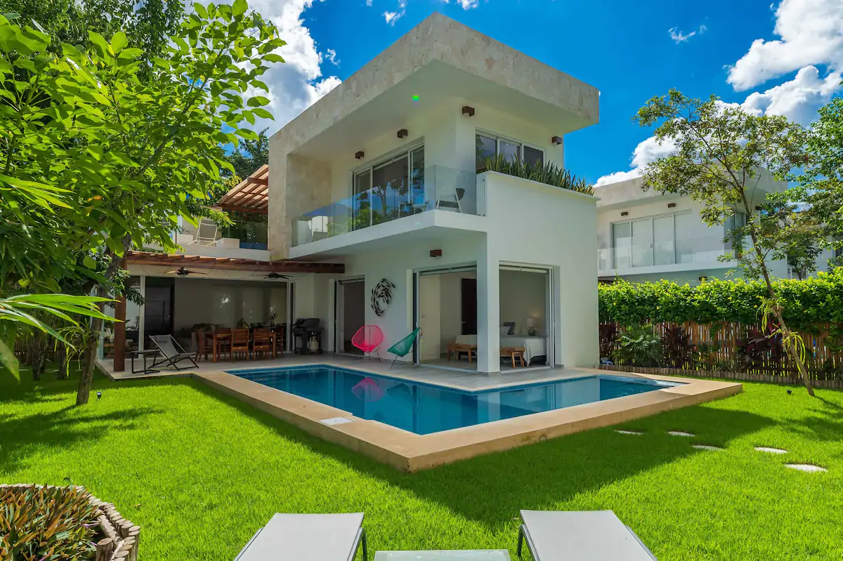 Luxury 3-bedroom villa for rent in La Veleta in Tulum